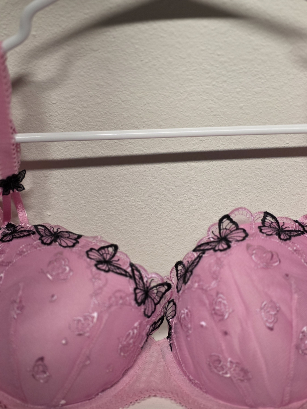 VS Pink Butterfly Lace Push-Up Bra - Women's Intimates